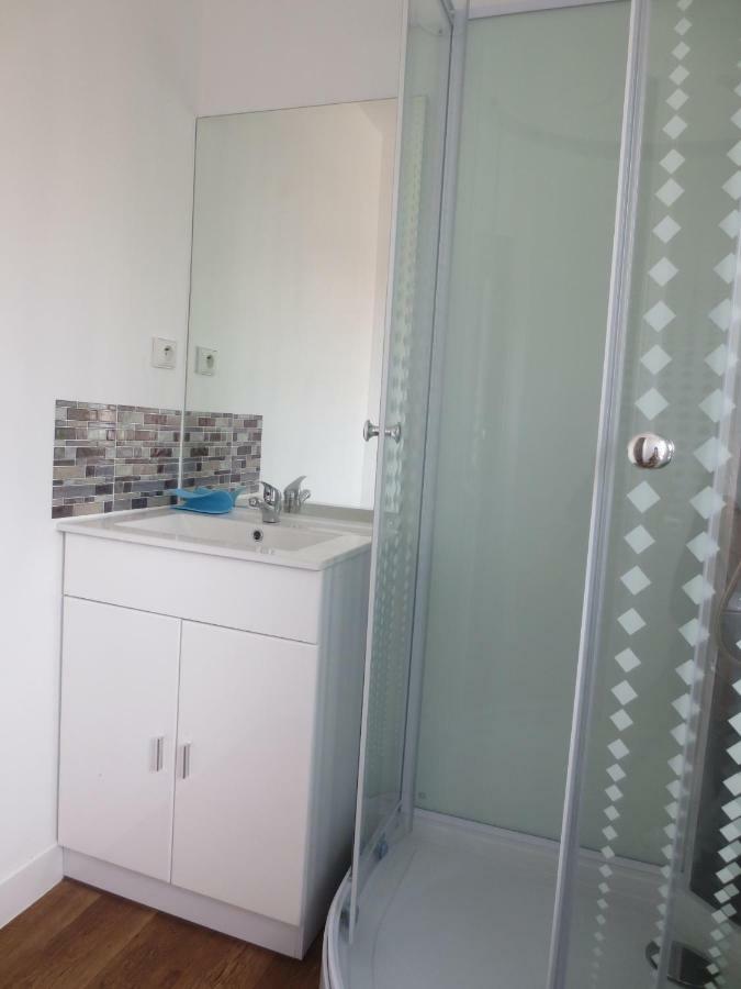 Appartements Et Studios Meubles Au Centre Ville D'Ouzouer Sur Loire 外观 照片