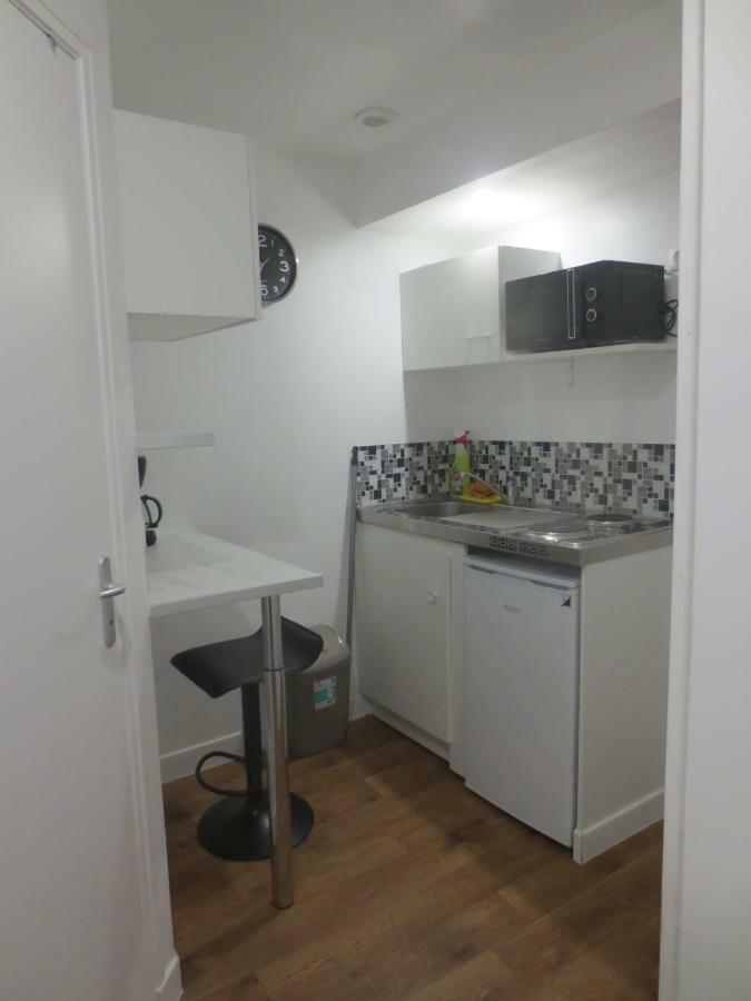 Appartements Et Studios Meubles Au Centre Ville D'Ouzouer Sur Loire 外观 照片