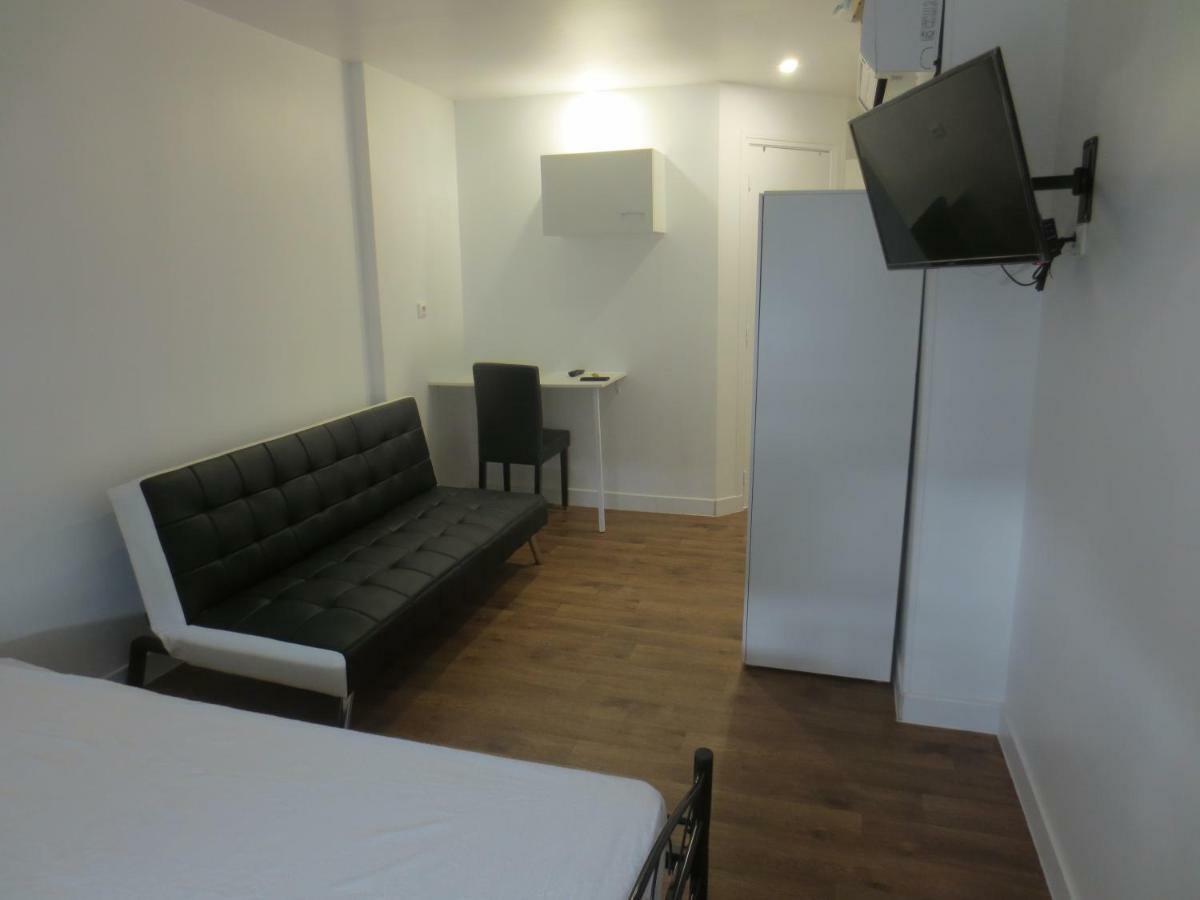 Appartements Et Studios Meubles Au Centre Ville D'Ouzouer Sur Loire 外观 照片