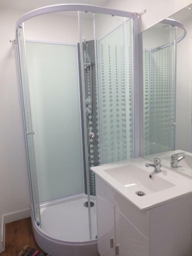 Appartements Et Studios Meubles Au Centre Ville D'Ouzouer Sur Loire 外观 照片